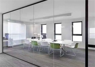 考察青岛玻璃隔断厂家的主要因素(图1)